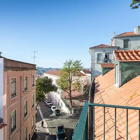 Alfama Charming Apartment With Amazing River View And Terrace Lisbon Exterior photo