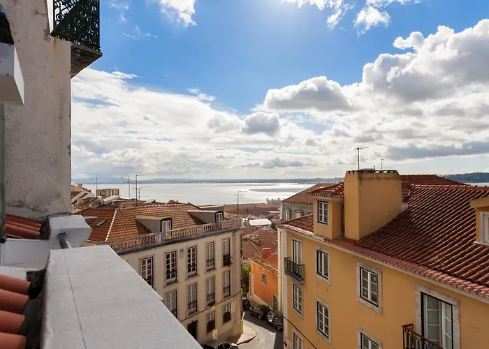 Alfama Charming Apartment With Amazing River View And Terrace