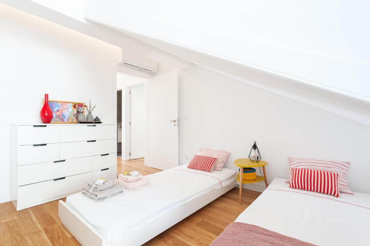Alfama Charming With Amazing River View And Terrace Apartment Lisbon